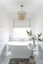 Candil Brasher en ambiente de baño