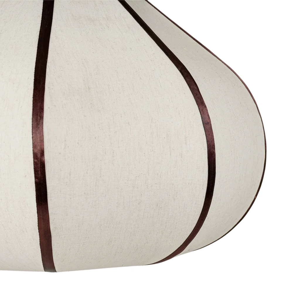 JOSEPHINE TEARDROP PENDANT — detalle piping chocolate